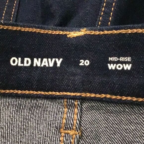 Old Navy Dark Wash Mid Rise WOW Roll Cuff
Cotton Denim Stretch Shorts New - Picture 15 of 16